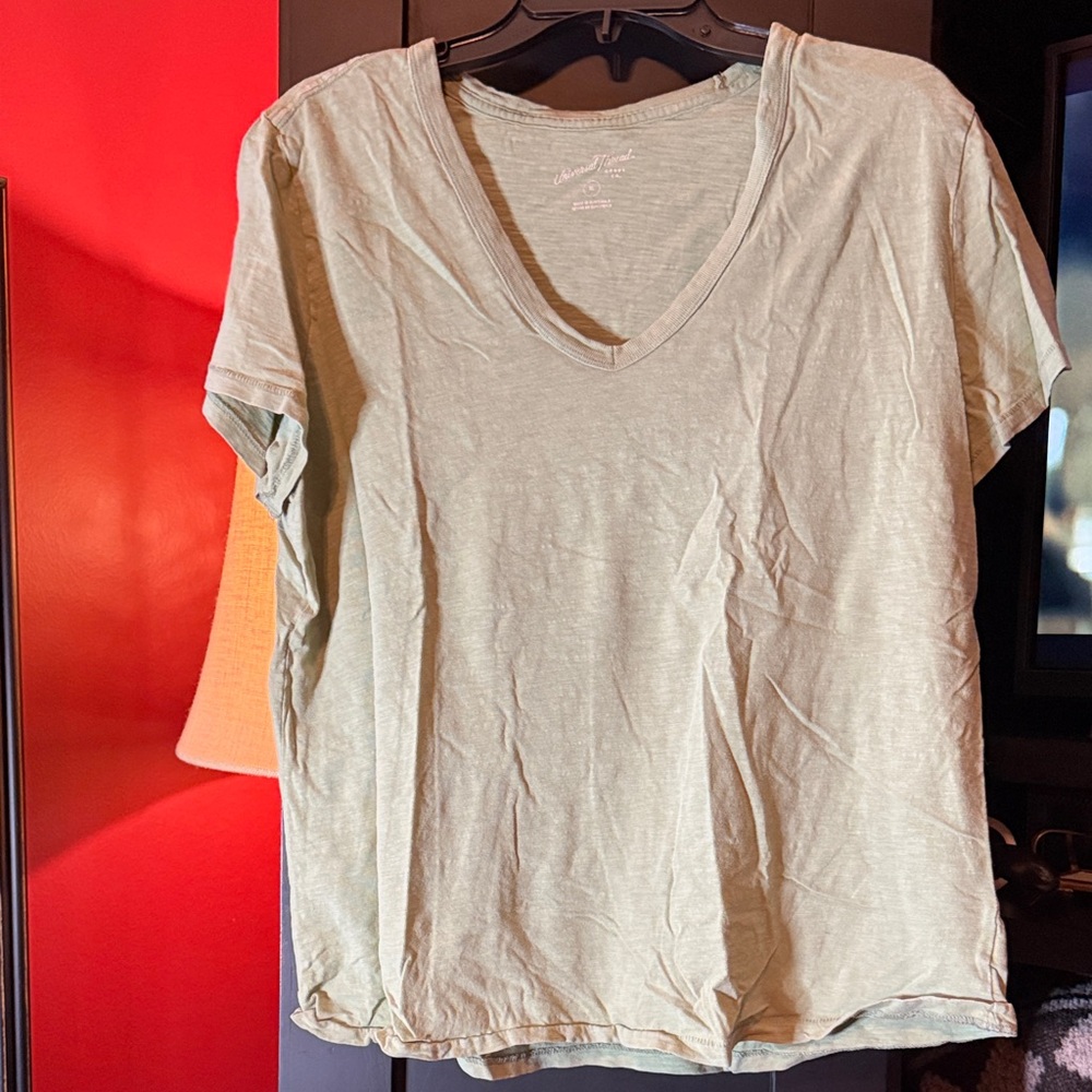 Universal Thread Sage Green V-Neck Tee